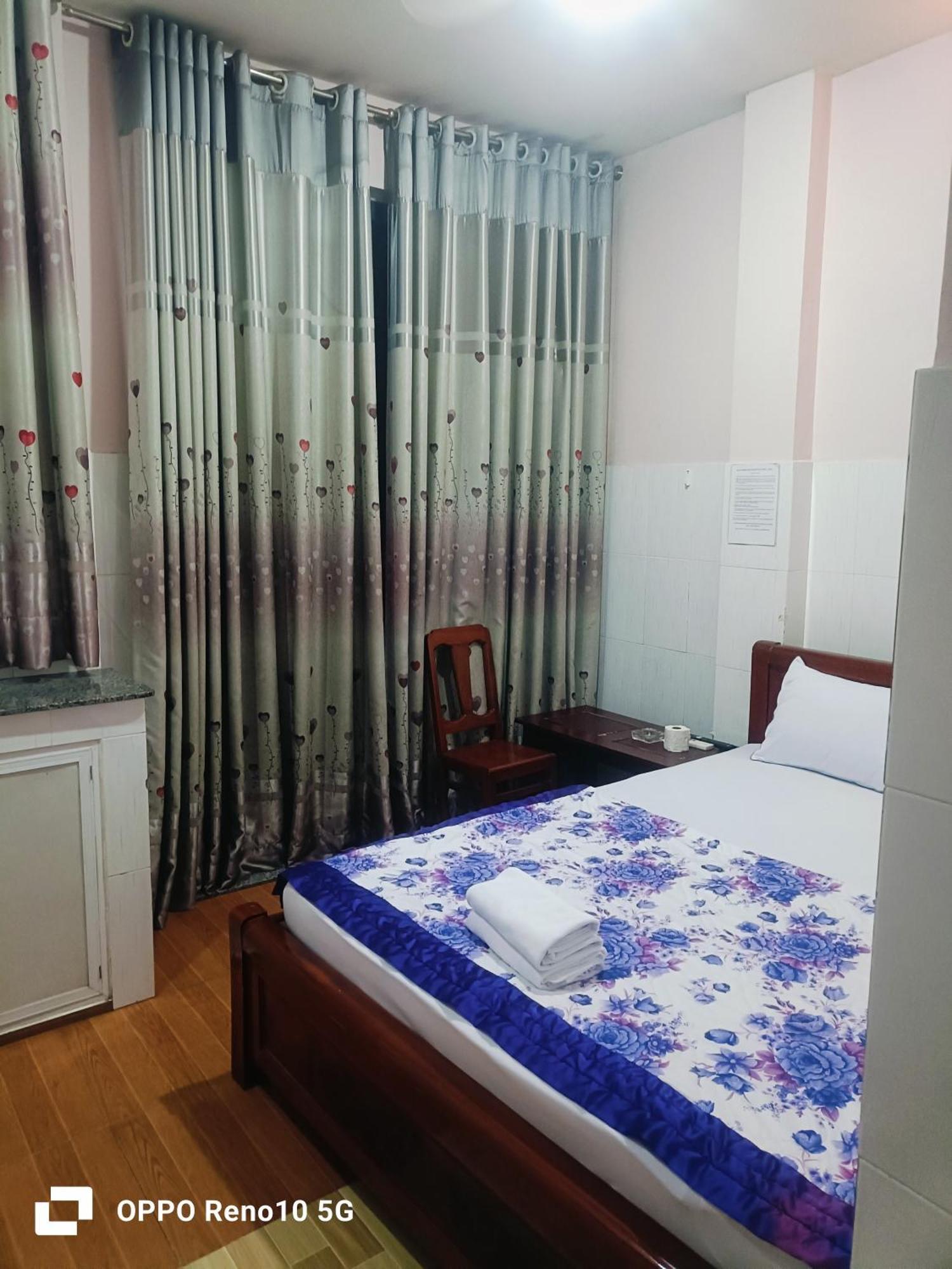 Hotel Phuong Linh Ho Chi Minh-staden Exteriör bild